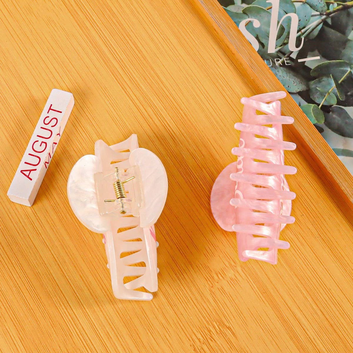 CWAHA1314_SIMPLE HAIR CLAW CLIP WITH LETTERING PRINT
