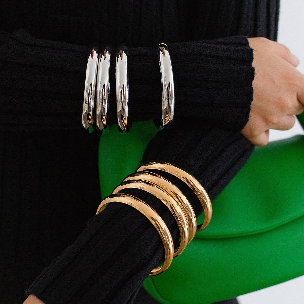 FASHIONABLE CURVED SMOOTH TWIST BRACELET