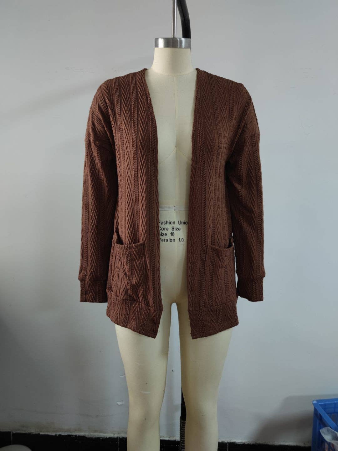 Fashionable loose knitted long-sleeved cardigan