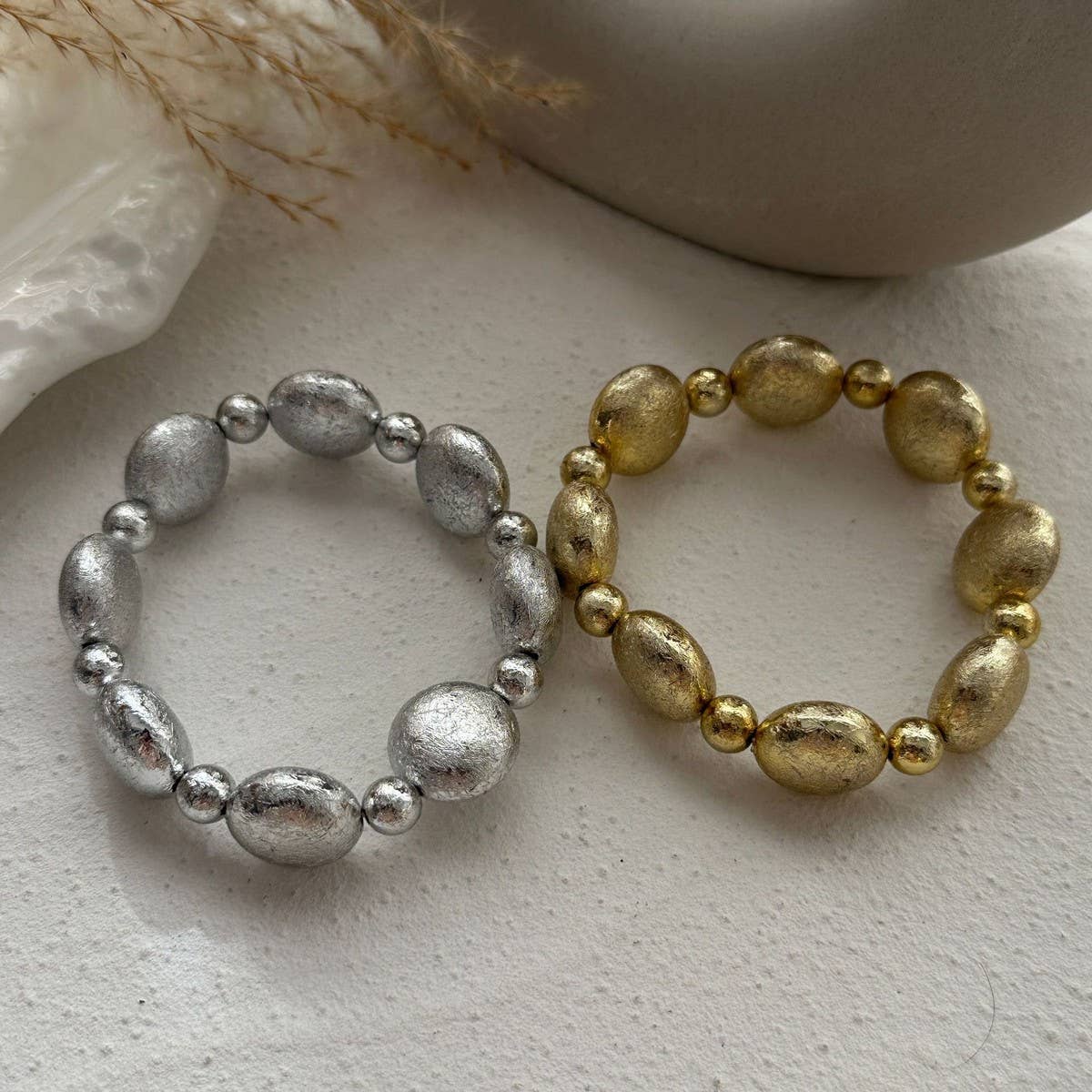 HIGH-GRADE METAL IRREGULAR GLOSSY OPEN BRACELET