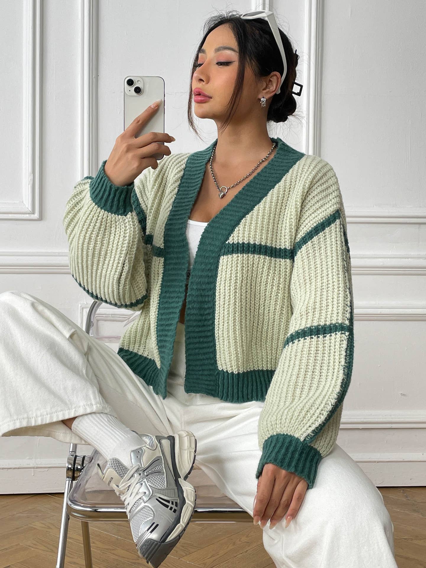 COLOR CONTRAST PATCHWORK SHORT LOOSE CARDIGAN