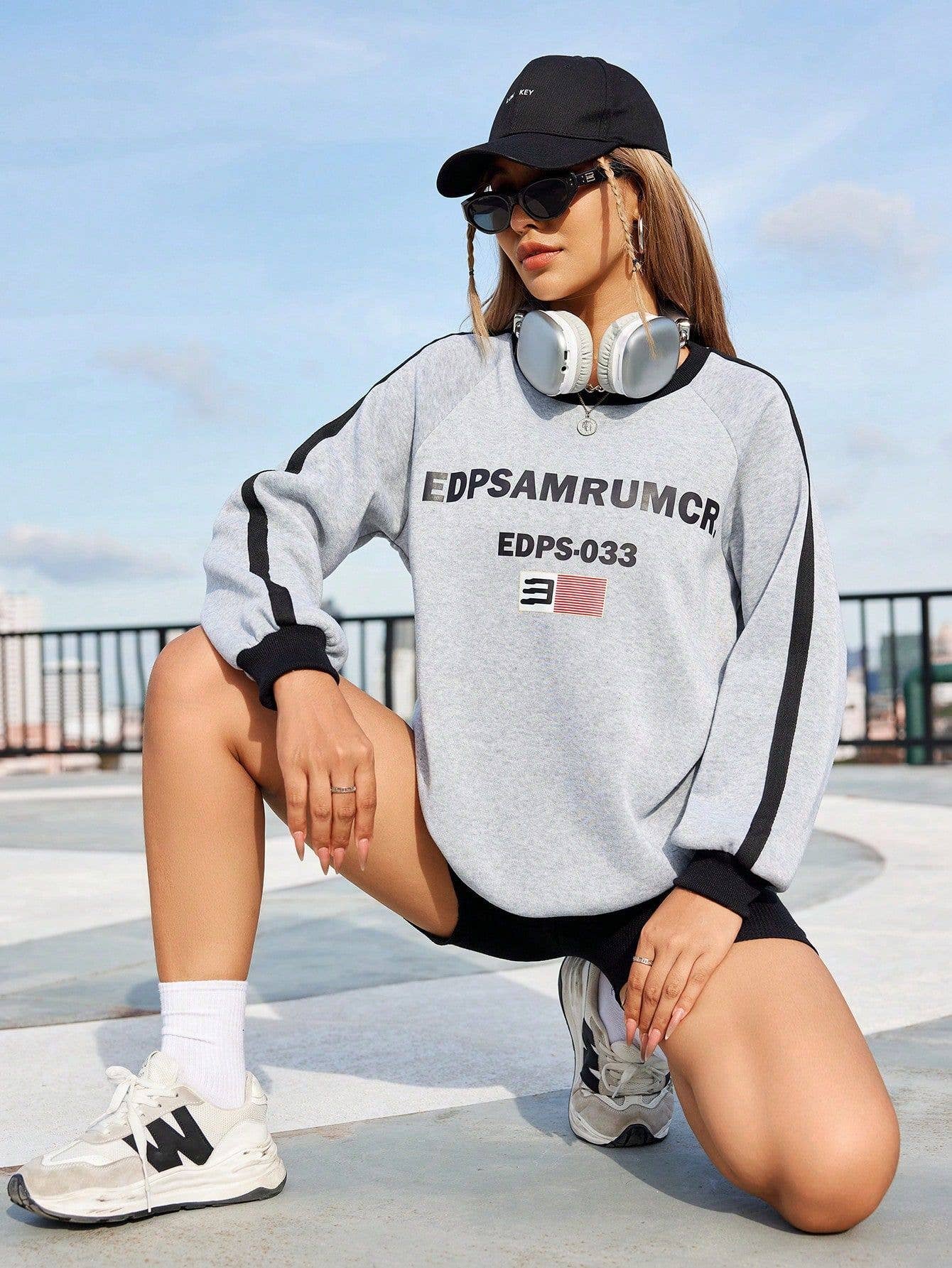 Fashionable loose printed pullover hoodie