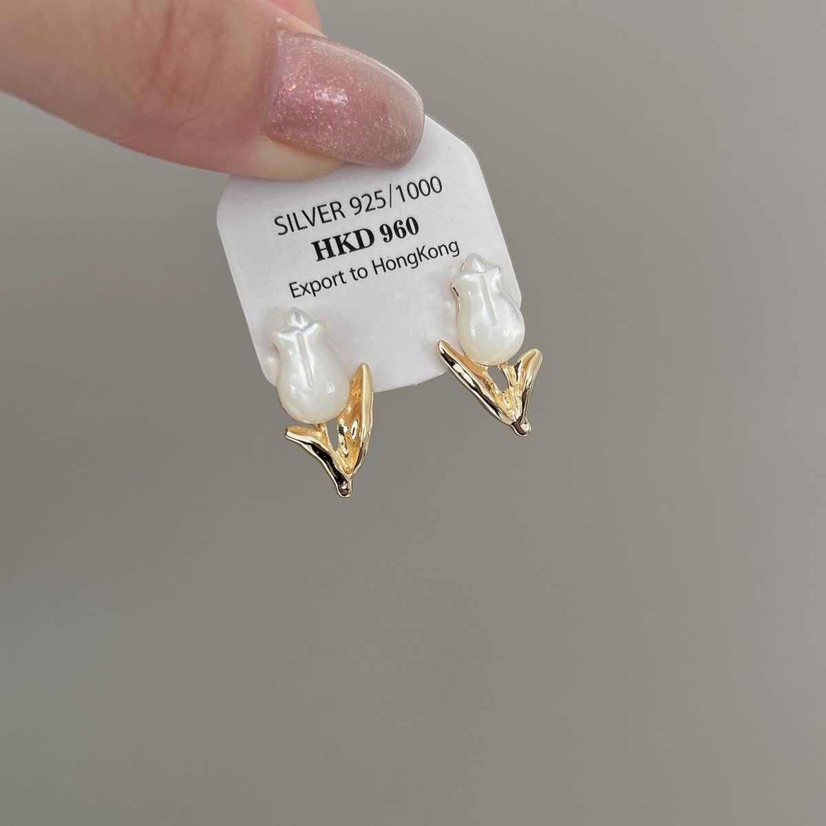 LIGHTWEIGHT LUXURIOUS SHELL TULIP EARRINGS