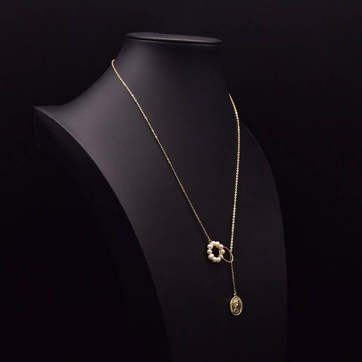SIMPLE AND STYLISH PEARL SWEATER NECKLACE