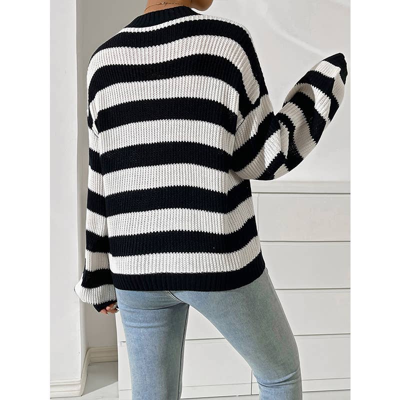 COLOR CONTRAST STRIPED CREW NECK LOOSE KNIT TOP
