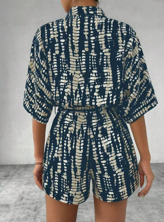 Casual and fashionable striped one-piece shorts