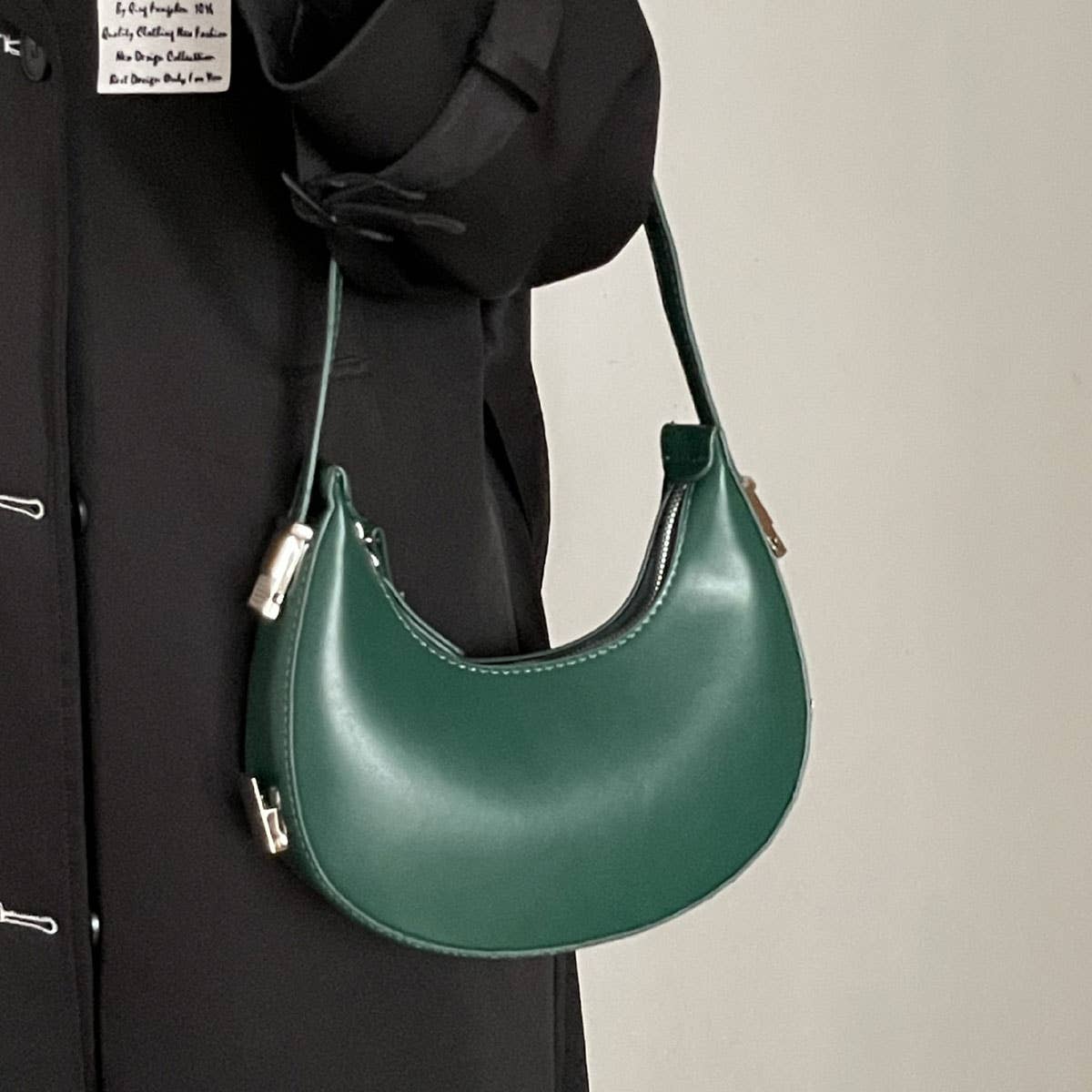 FASHION LOCK CRESCENT SHOULDER HANDBAG_CWAB0967