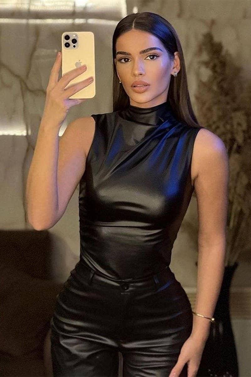 CWTBLSL01040_SLEEVELESS SLIM FIT ASYMMETRICAL LEATHER TOP