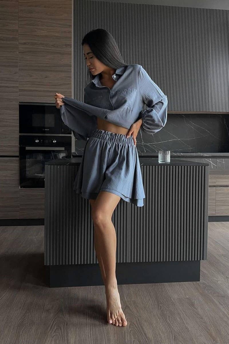 CWSTB1359_LONG-SLEEVED TOP AND RUFFLED SHORTS SET