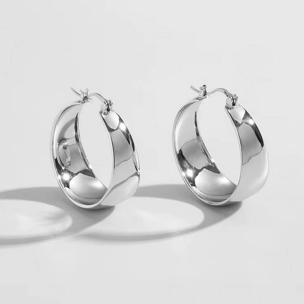 30MM WIDENED ARC STAINLESS STEEL EARRINGS_CWAJE0518