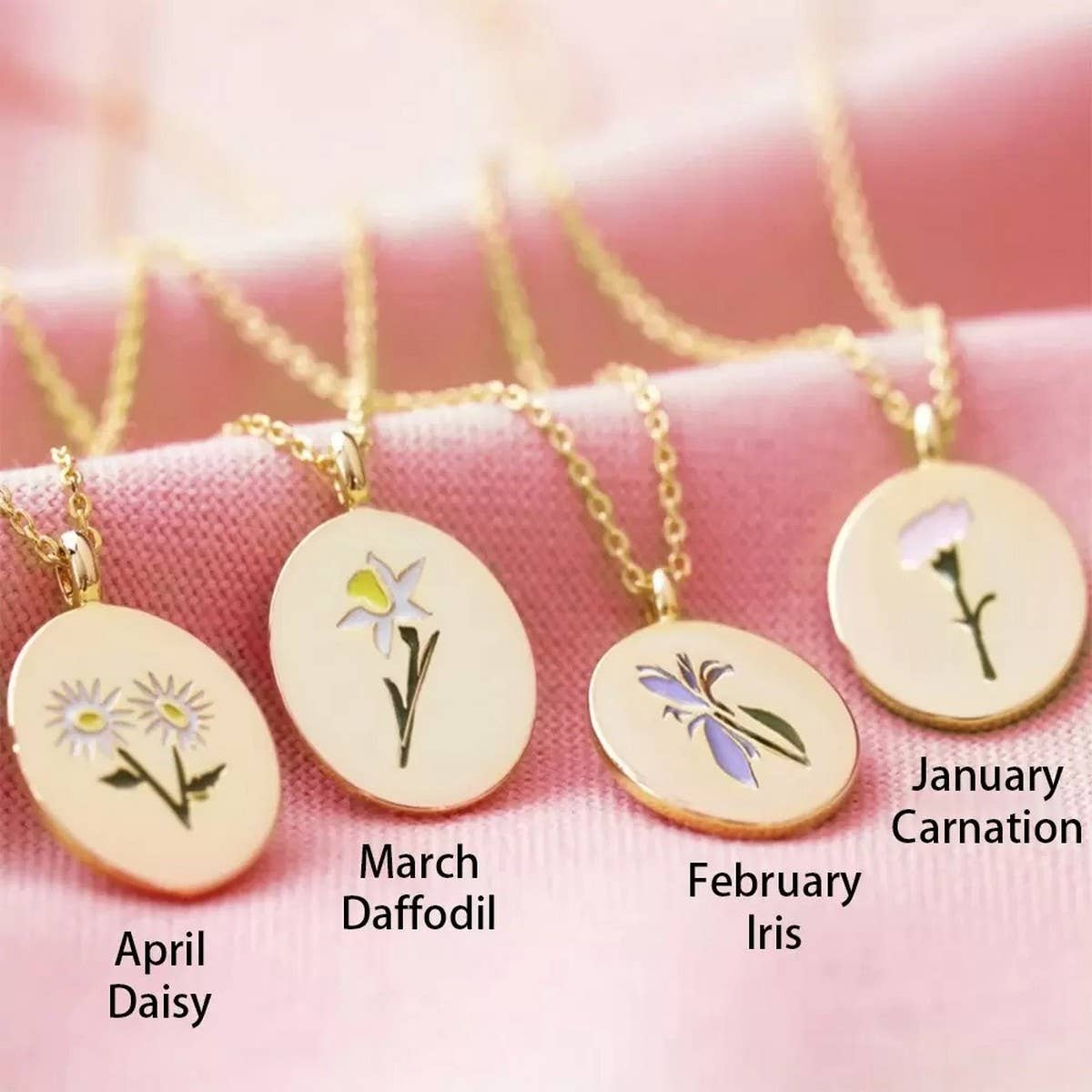 VINTAGE DECEMBER FLOWER CLAVICLE NECKLACE