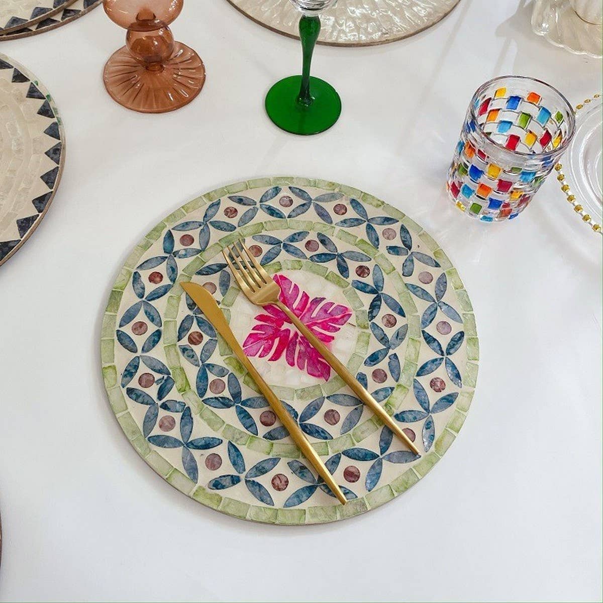 CREATIVE COLORFUL SHELL ROUND PAD INSULATION PAD