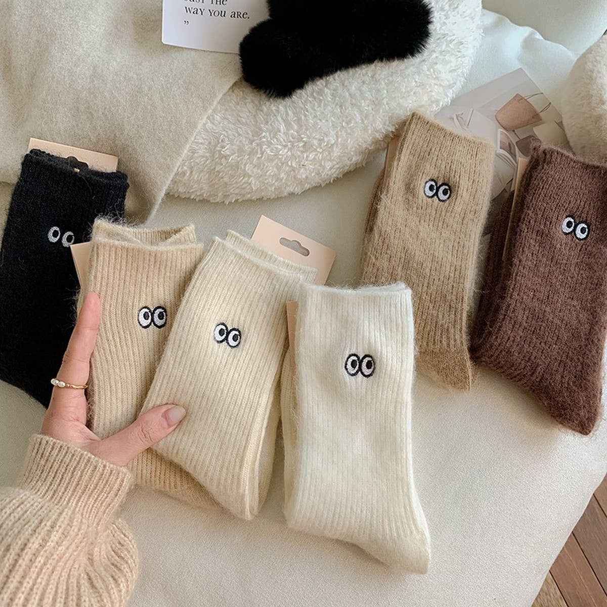 MID-TUBE SMALL EYE THICK WARM STACKED SOCKS