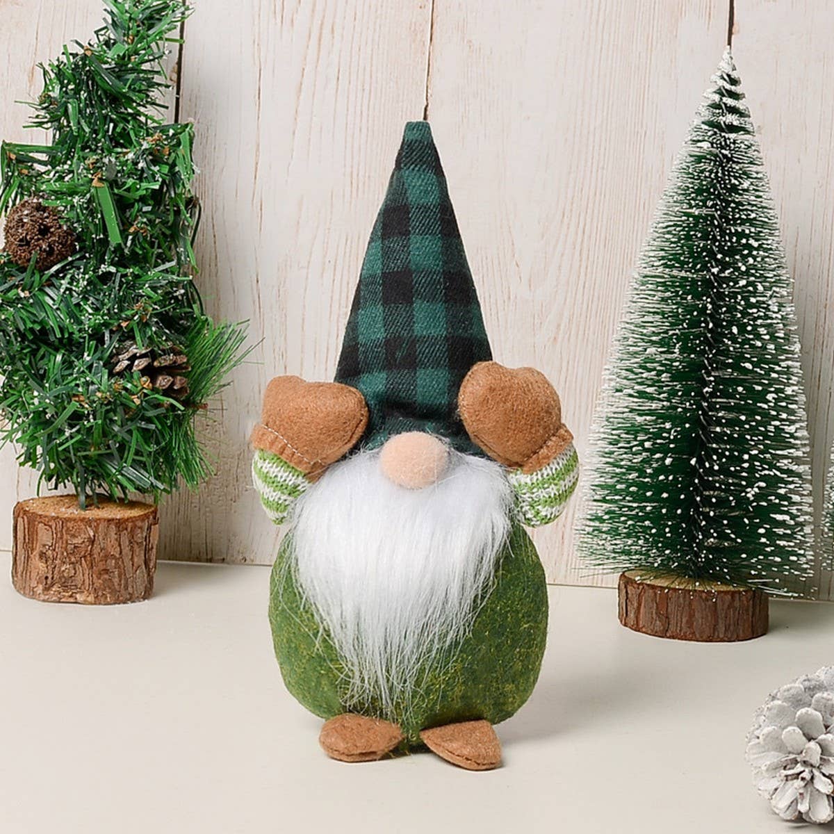CHRISTMAS PLAID FACELESS DOLL WINDOW DISPLAY