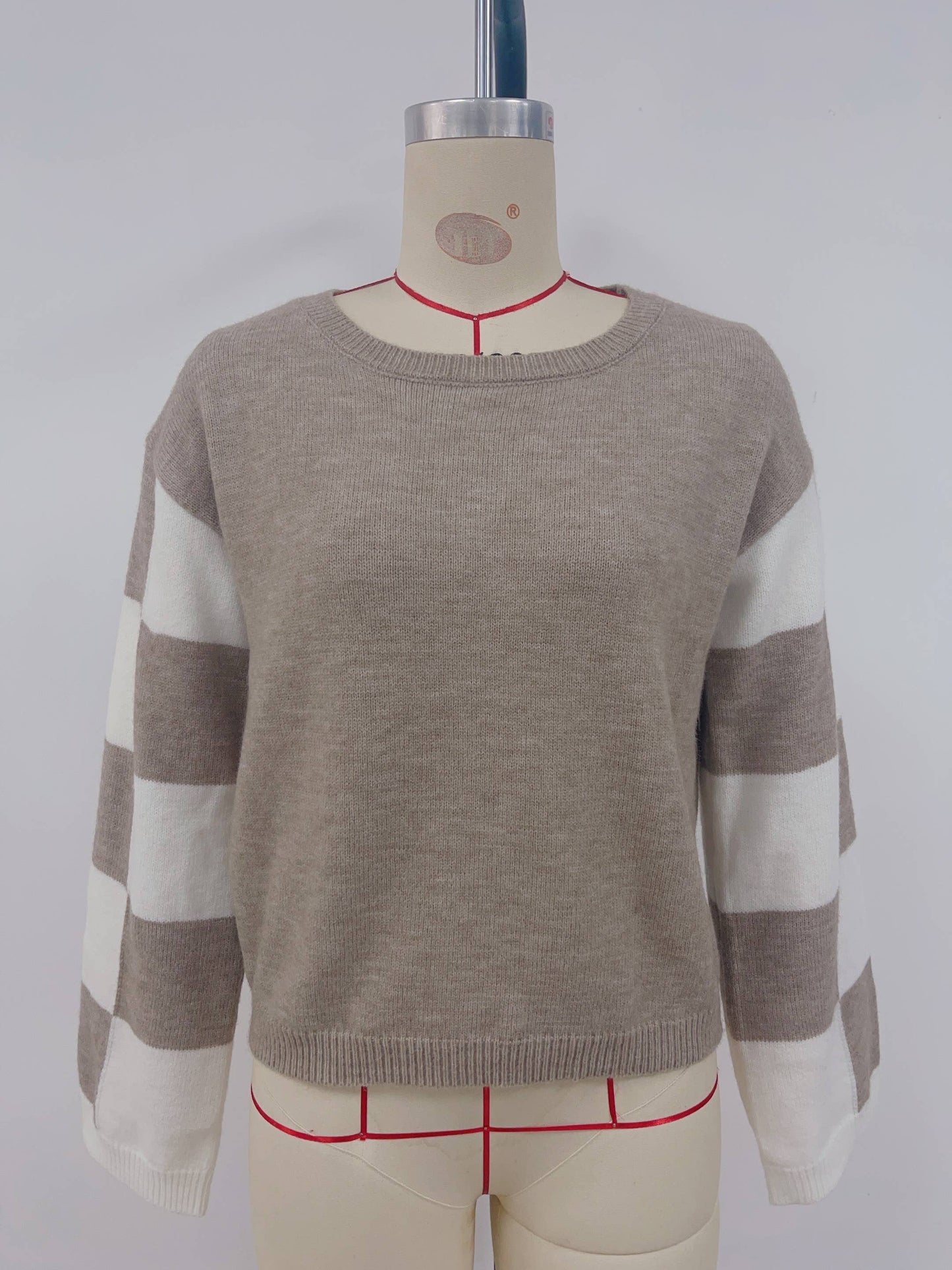 Fashionable color-blocking long-sleeved sweater