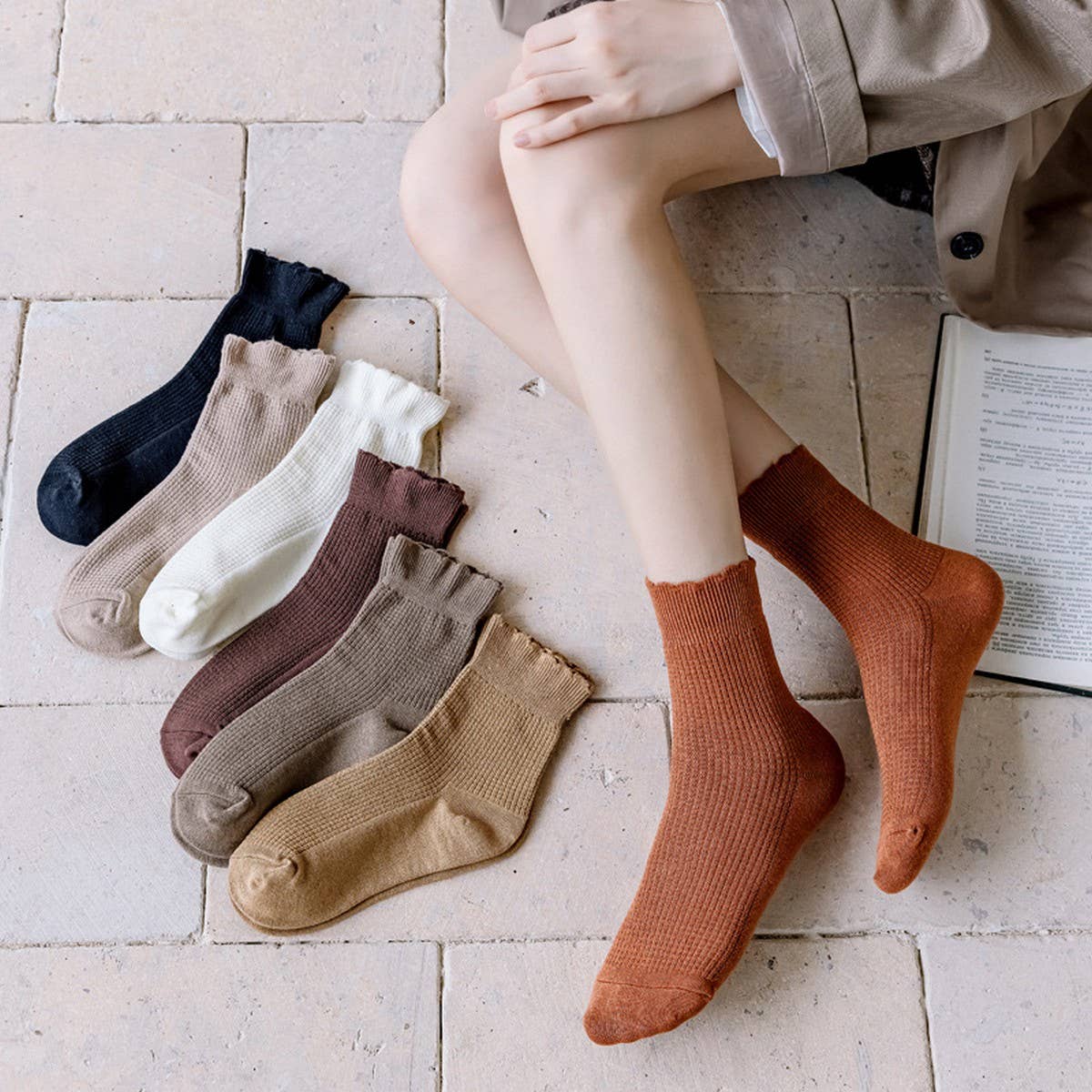 RUFFLED SOLID COLOR MID-TUBE SOCKS FOR WOMEN