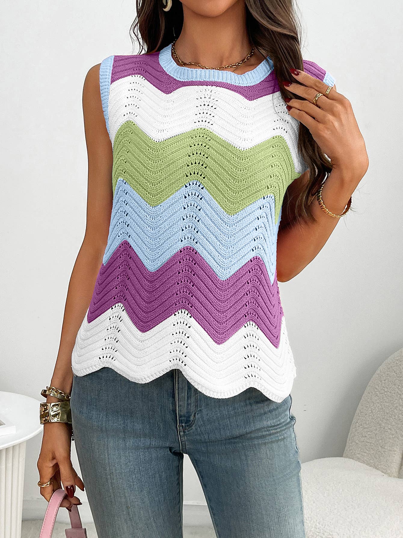 Contrasting color wavy round-neck pullover vest