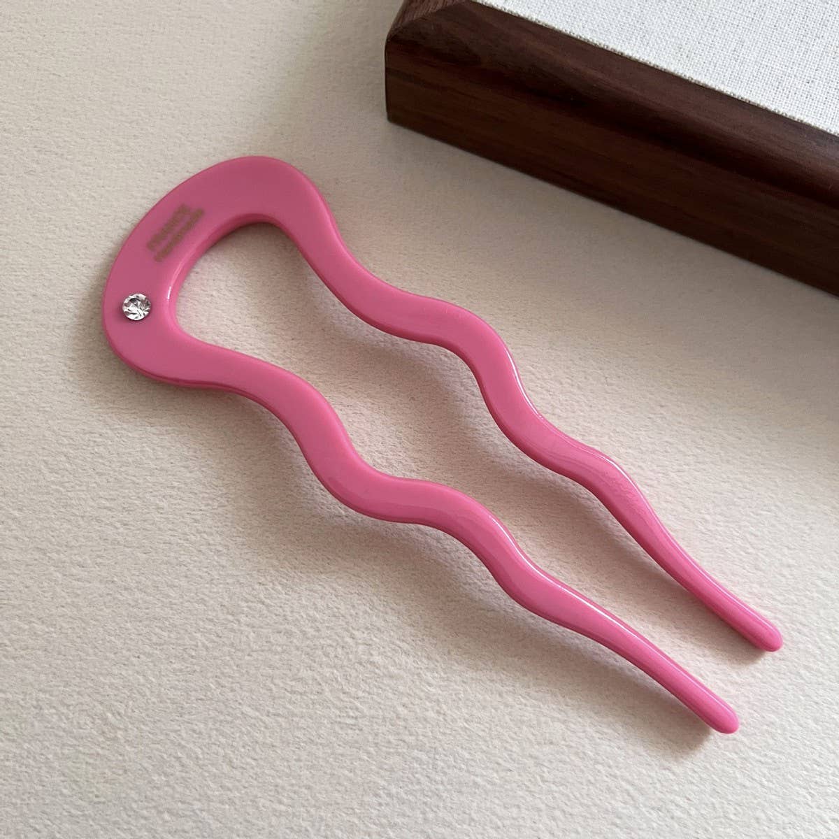 NICHE HIGH-END WAVY RETRO HAIRPIN_CWAHA2694