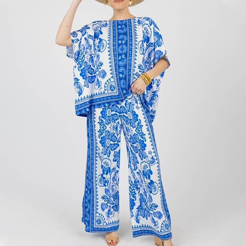 A two-piece set with floral prints middle sleeve