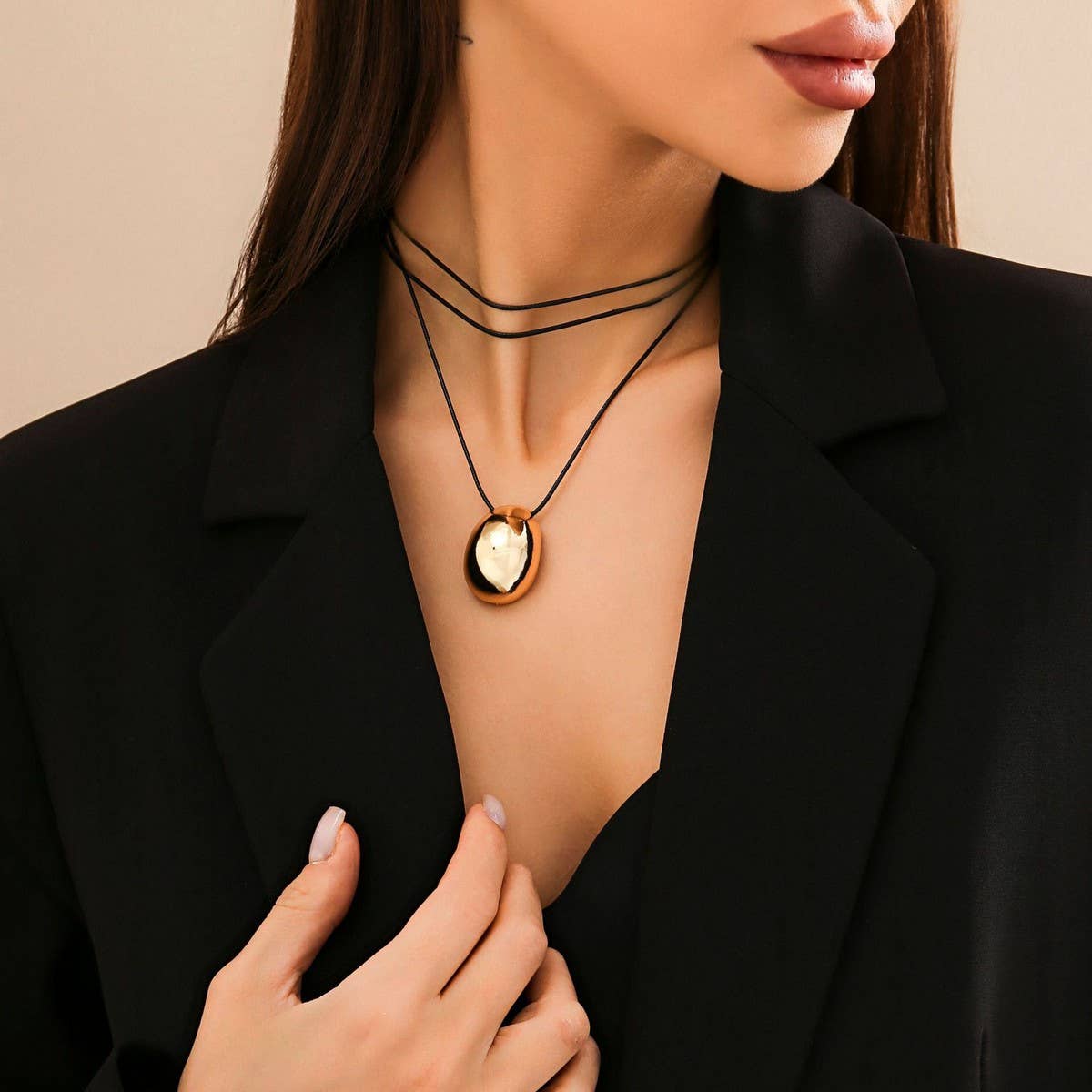 DRAWN WAX THREAD NECKLACE WITH PENDANT