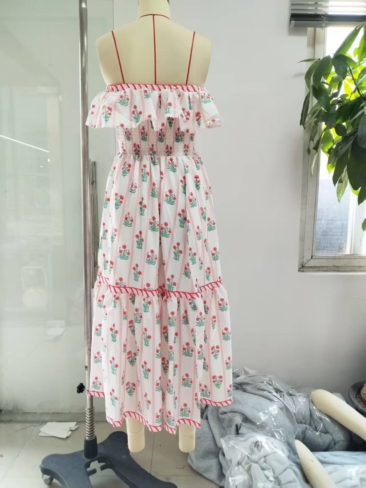 Elegant plant-printed wood ear dress