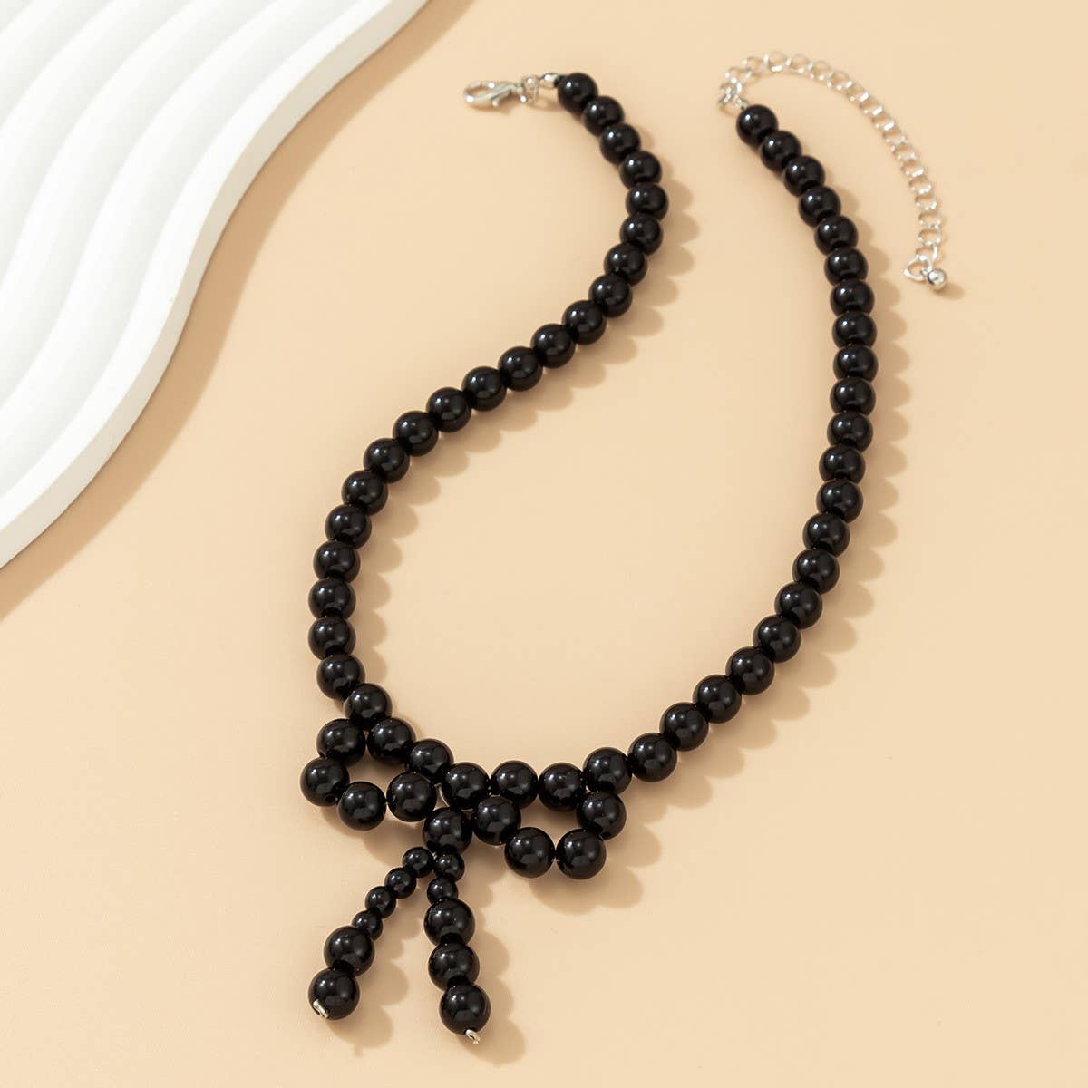 IMITATION PEARL BEADED NECKLACE WITH PEARL BOW