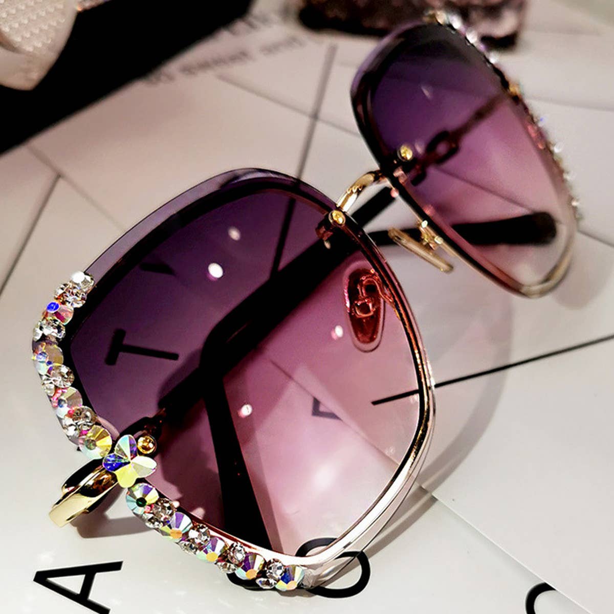 WOMEN UV PROTECTION RHINESTONE SUNGLASSES