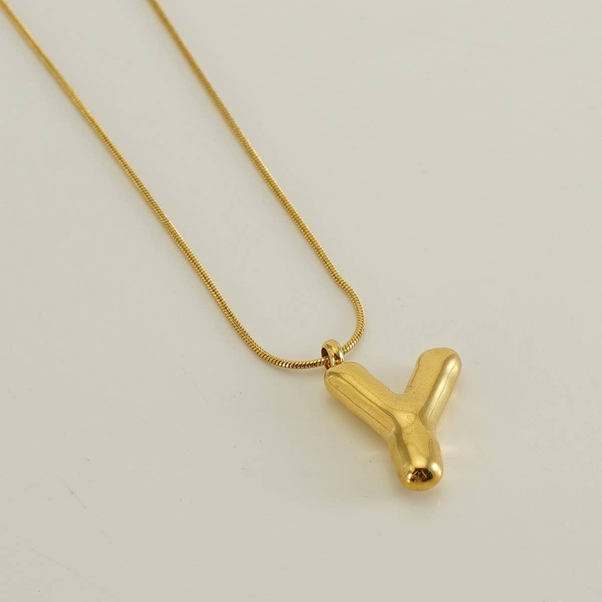 BALLOON STYLE 18K GOLD LETTER PENDANT NECKLACE_CWAJE0691