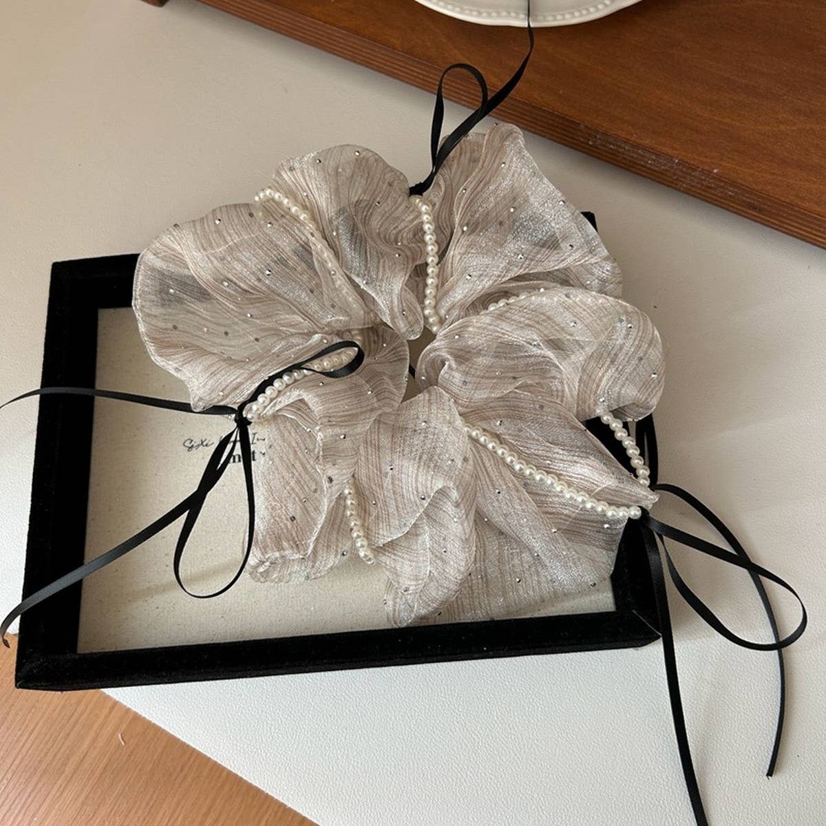 FRENCH STRIPED BOW COLLAR HAIR SCRUNCHIES