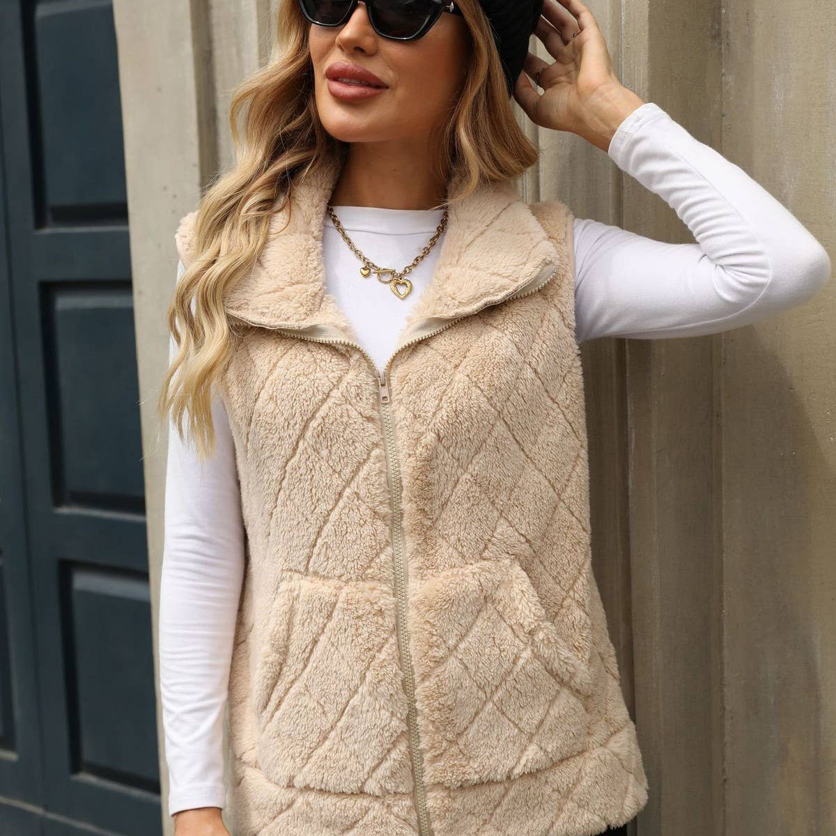 Cardigan zipper loose diamond shape extra plush vest