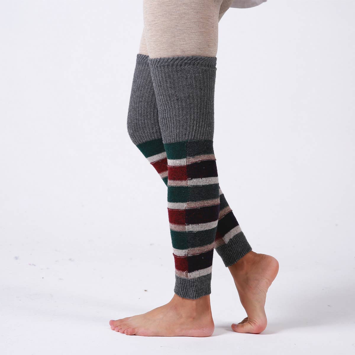 COLORFUL STRIPED KNEE-HIGH SOCKS