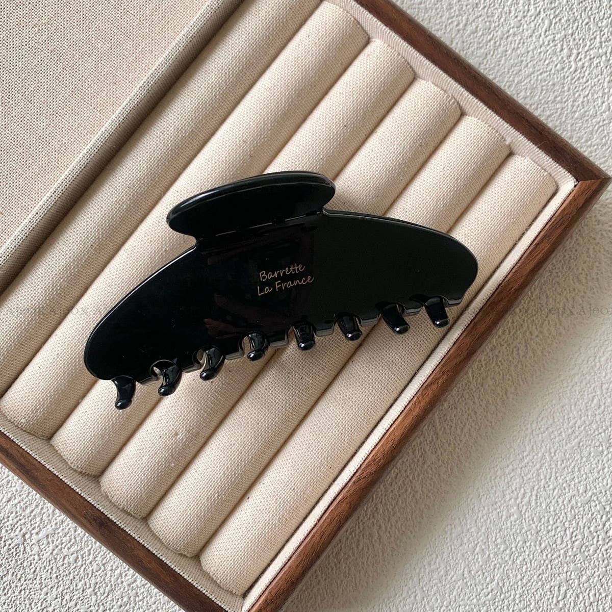 CWAHA4493_FEMALE BACK OF HEAD SHARK CLIP SIMPLE HAIR CLIP