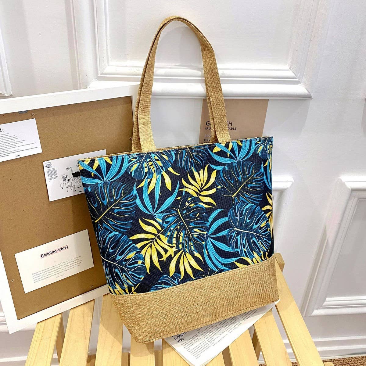 FASHIONABLE AND MINIMALIST CANVAS TOTE BAG_CWAB1671