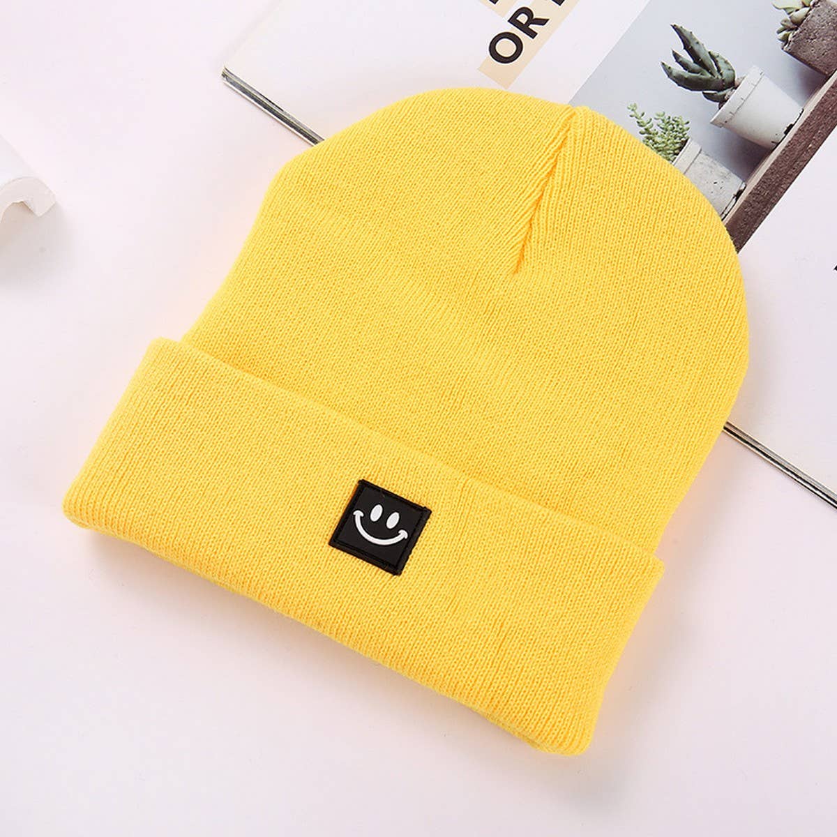 CWAH04343_SMILEY FACE PATCH KNIT BEANIE HAT