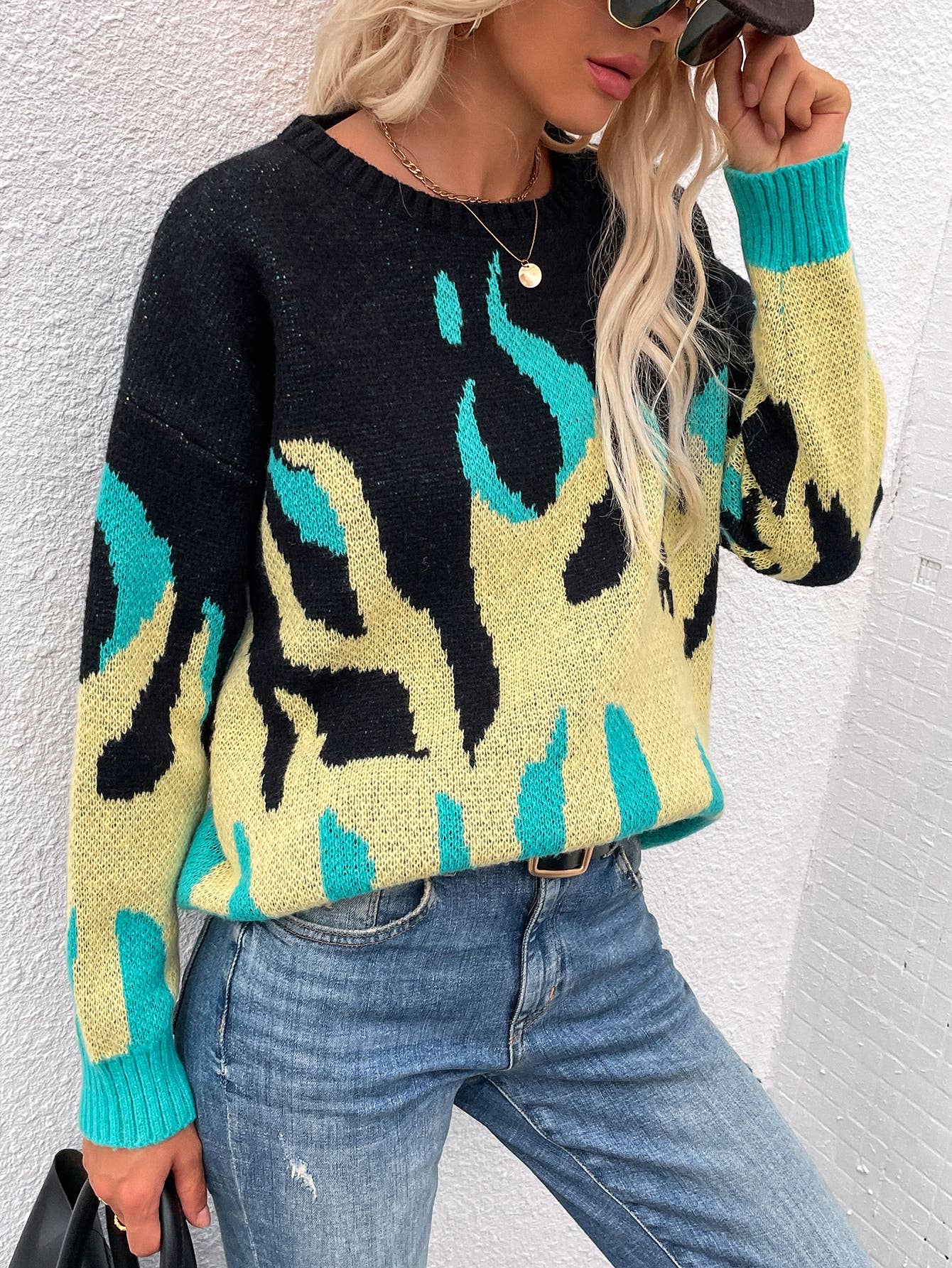 FLAME-JACQUARD CREW-NECK LONG-SLEEVED SWEATER