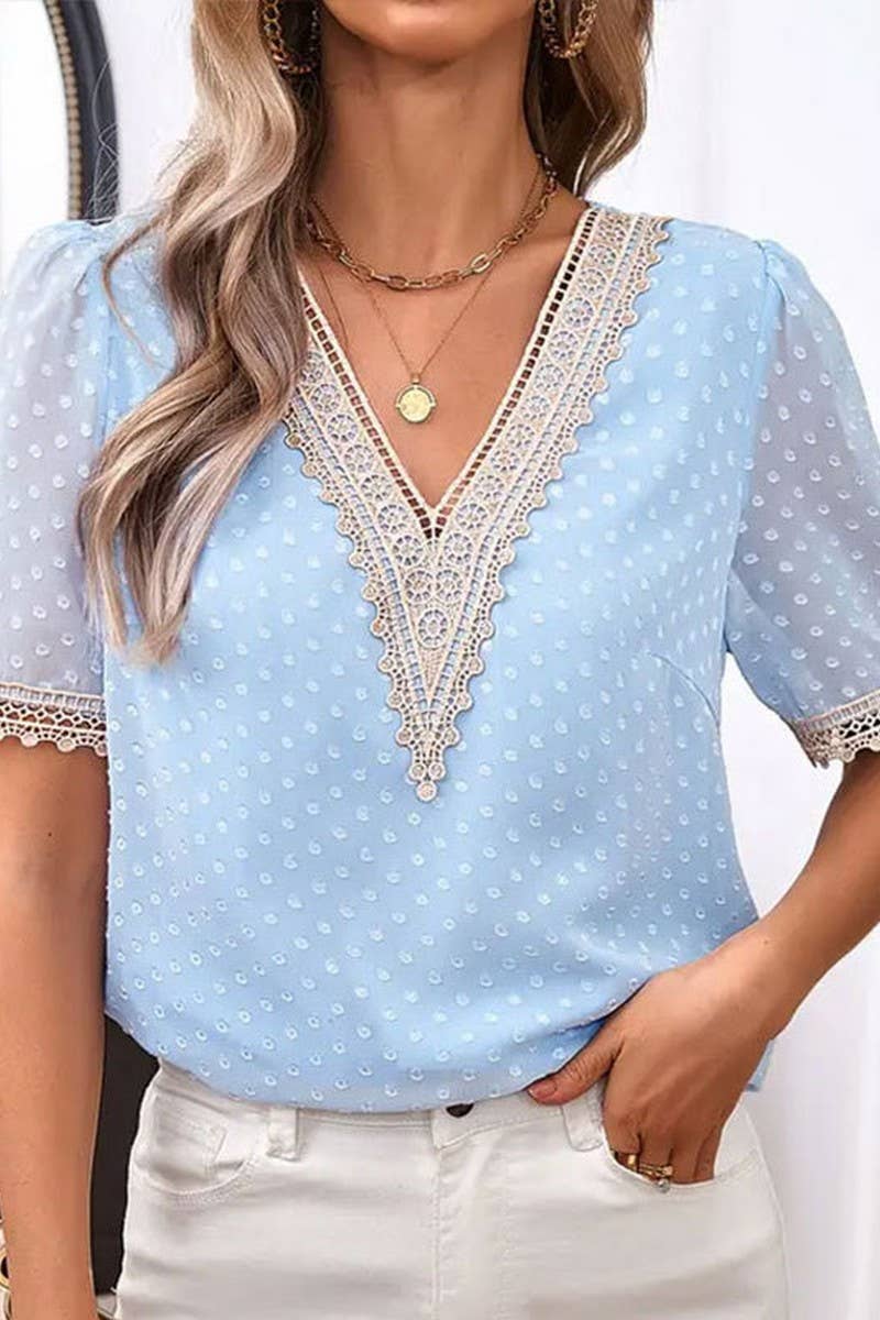 CWTTS1400_SUMMER V-NECK COMMUTER LACE POLKA DOT TOP
