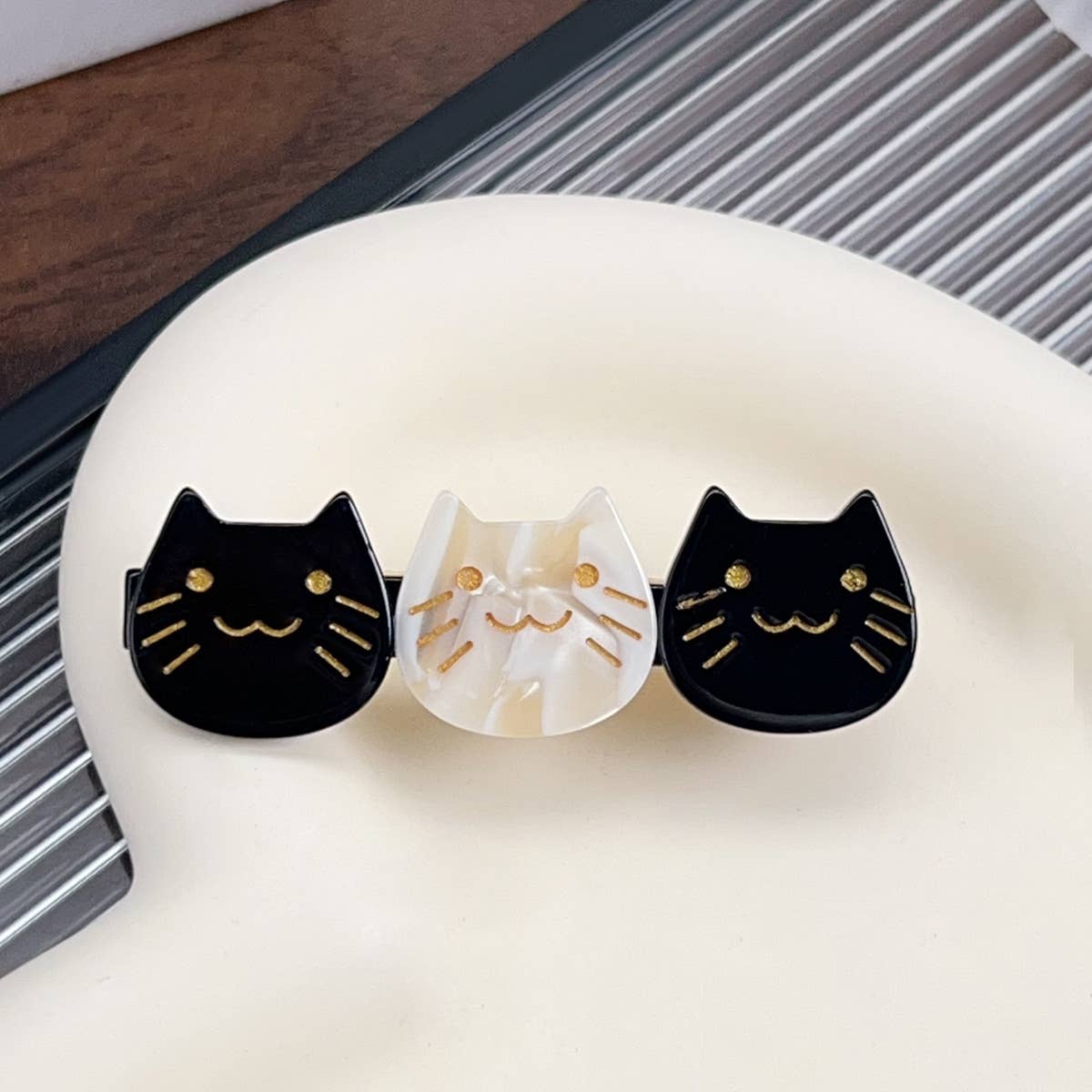 Side clip with sweet and elegant bangs hair clip