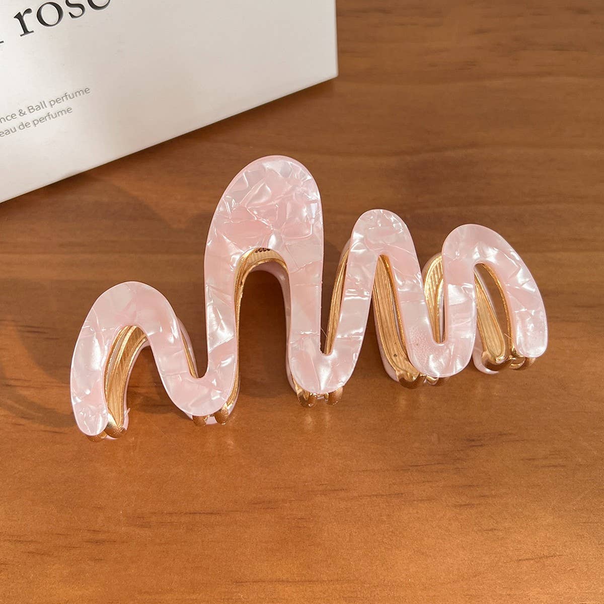 Elegant Wave Metal Claw ? Large Sweet Hair Clip