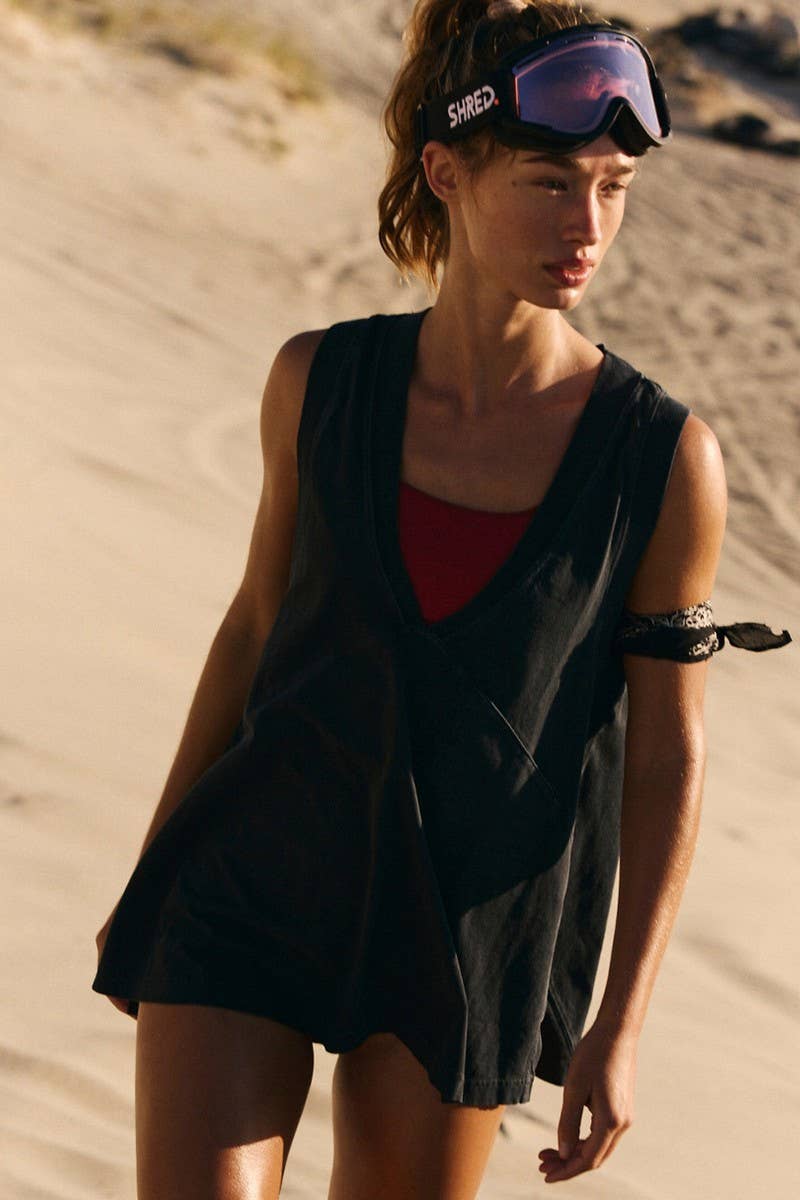 CWTBLSL0673_DEEP V-NECK SLIT POCKET VEST TENNIS SPORTS TOP