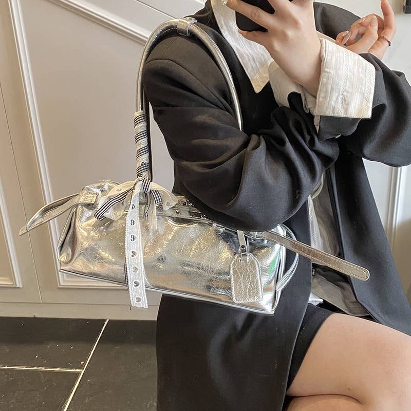 Glossy fashionable single-shoulder underarm bag