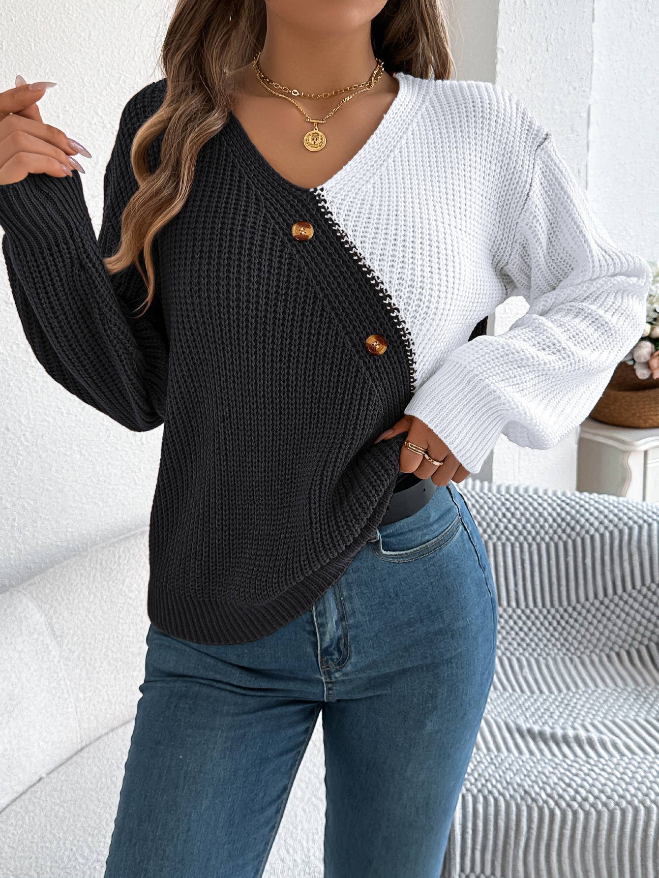 CASUAL V-NECK BUTTON-UP LANTERN SLEEVE SWEATER