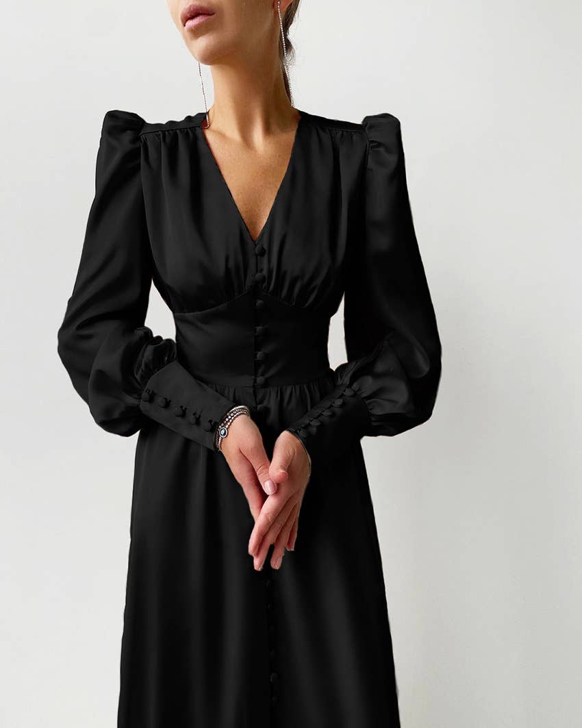 CWDMD4167_VINTAGE SATIN COURT DRESS WITH WAIST AND V-NECK