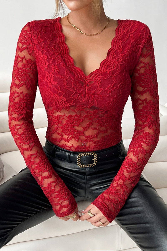 CWTBLL3463_SOLID COLOR V-NECK SCALLOPED NECK LACE TOP