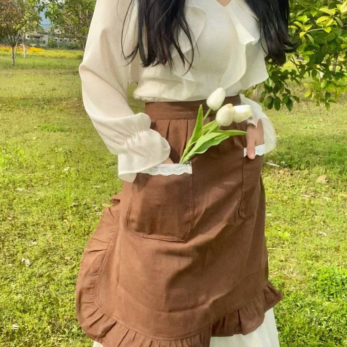 HALF-LENGTH LINEN COTTON AND LINEN LACE APRON