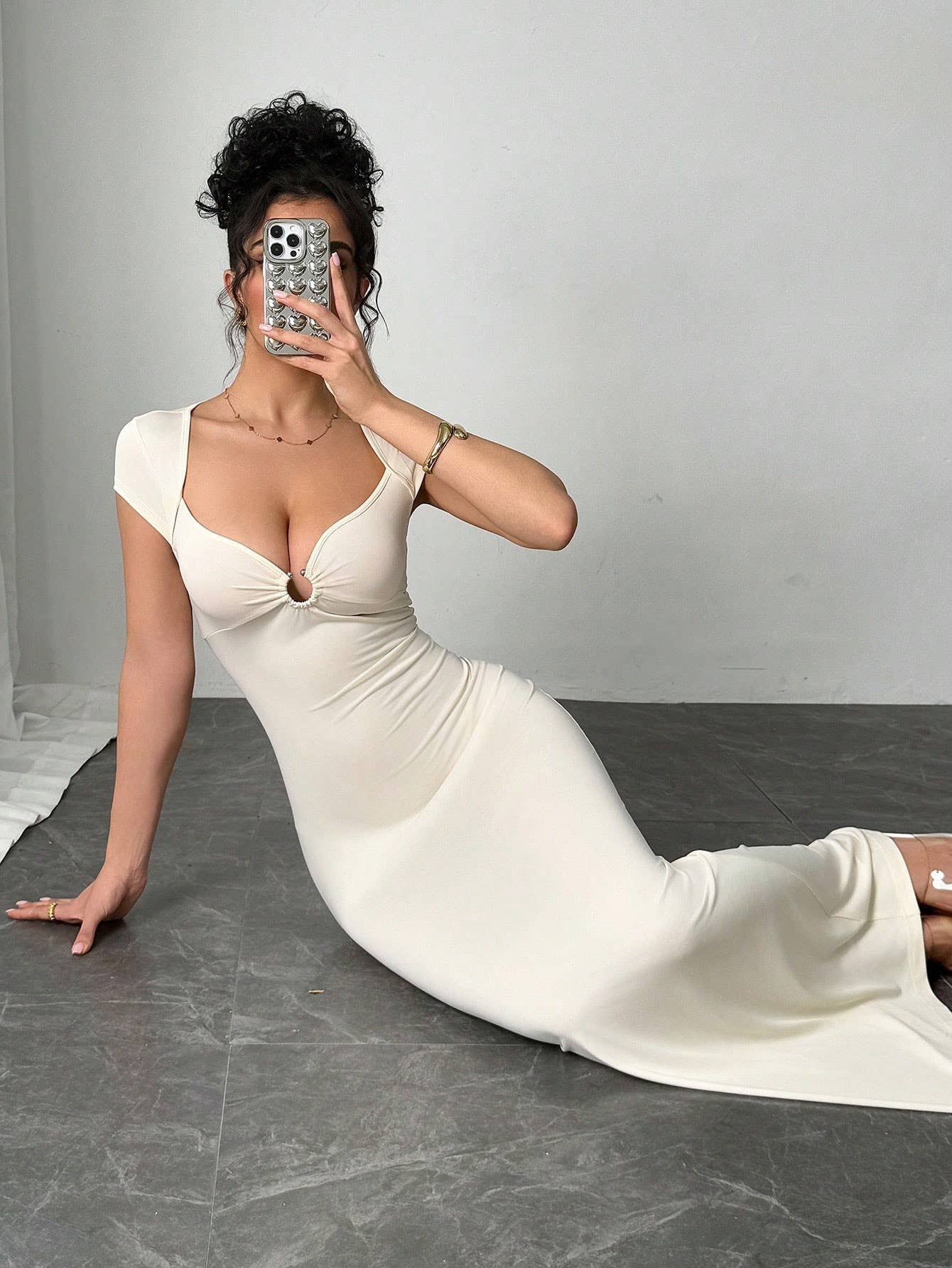 A sexy V-neck design, slim and long dress