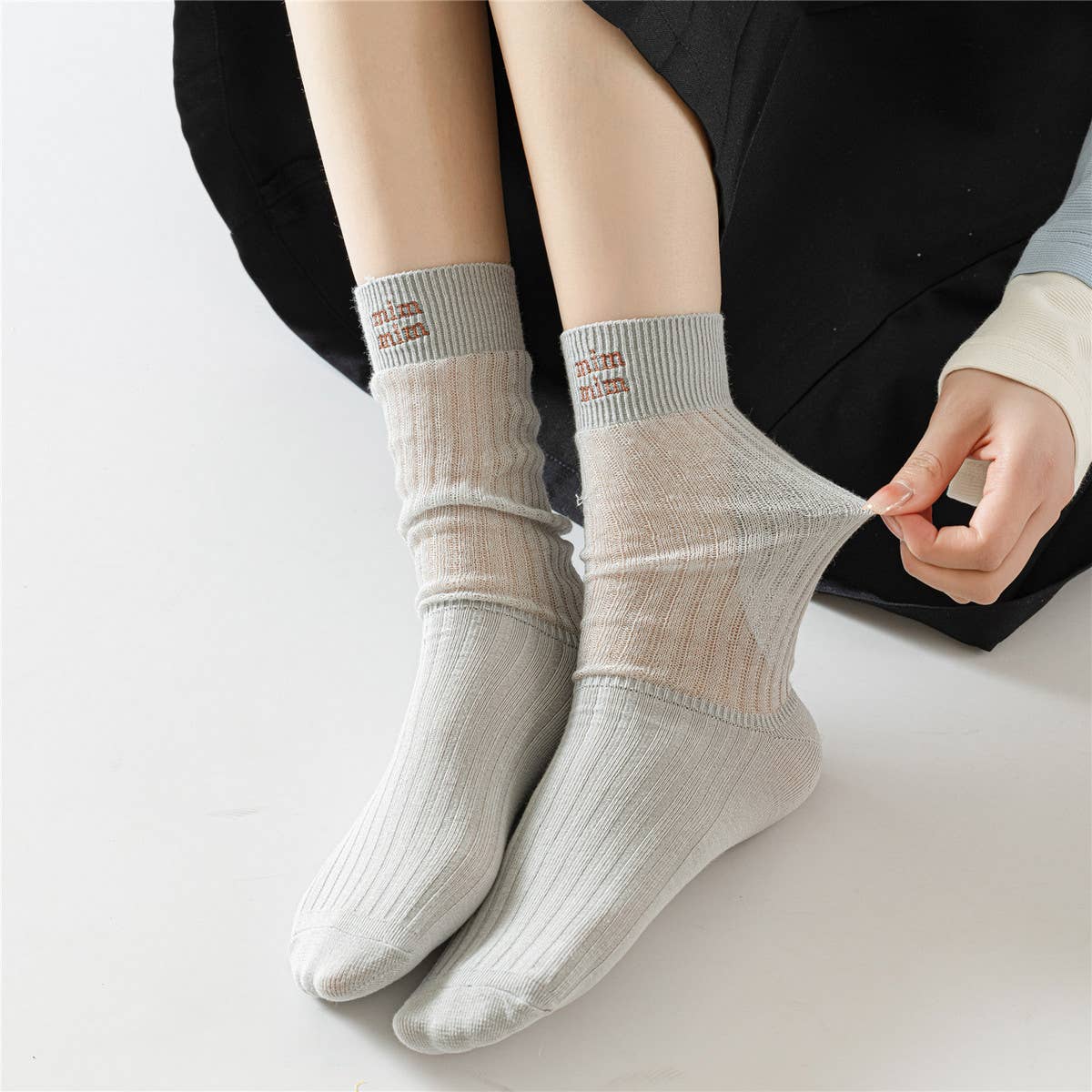 BREATHABLE MESH MID-LENGTH COTTON SOCKS_CWMS0646