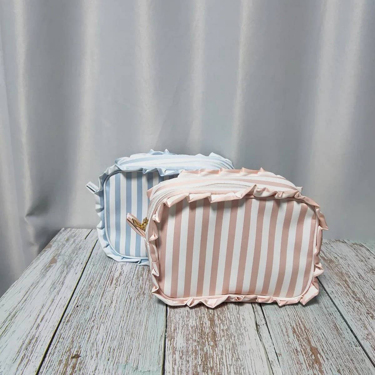 STRIPED LACE MAKEUP BAG WASH AND STORAGE BAG_CWAB1410