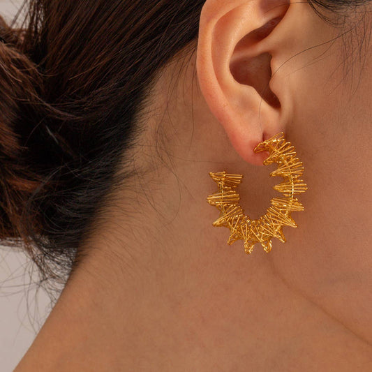 SIMPLE TWISTED SPRING C-SHAPED EARRINGS_CWAHA0916