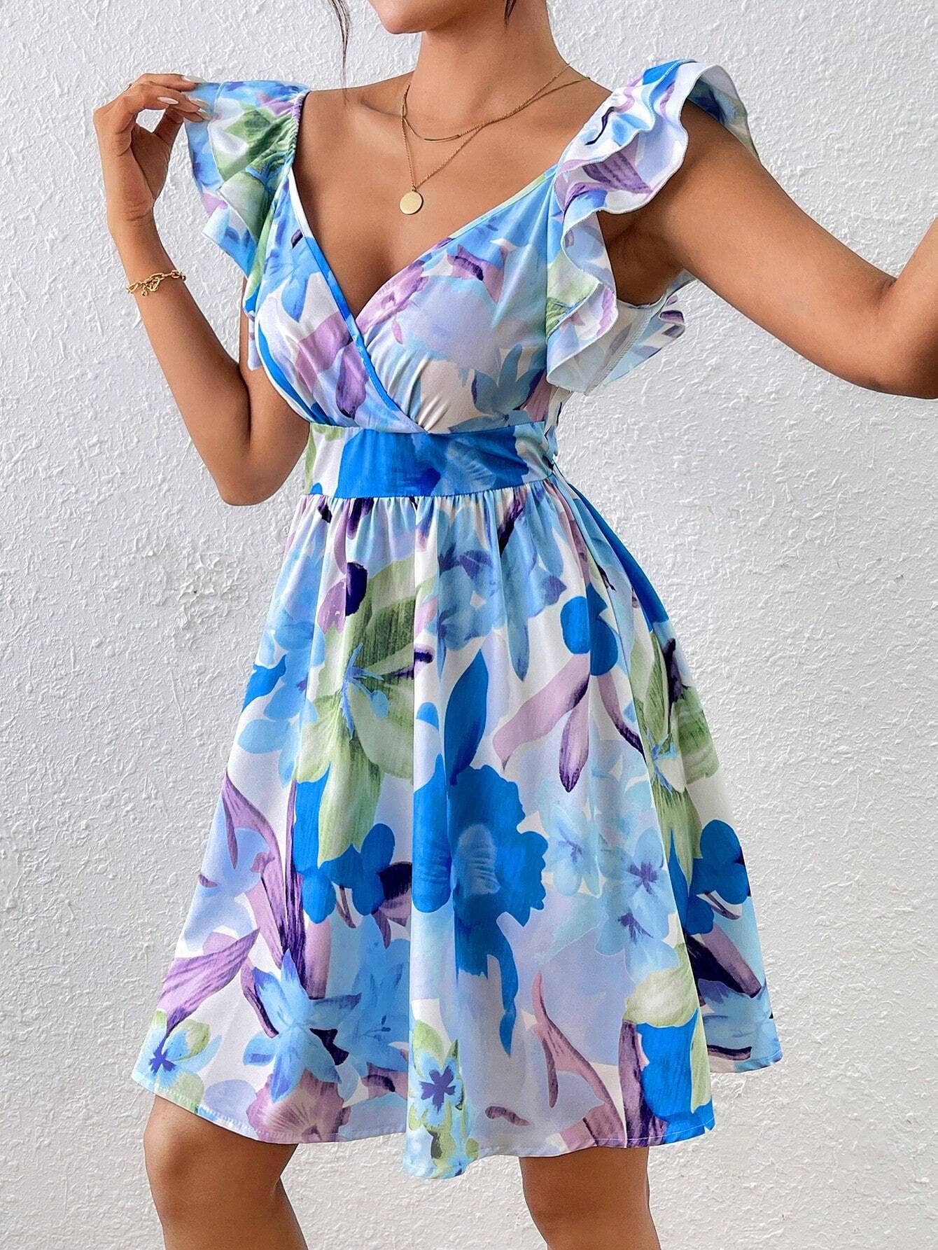 Deep V-neck, cinched waist, printed short dress