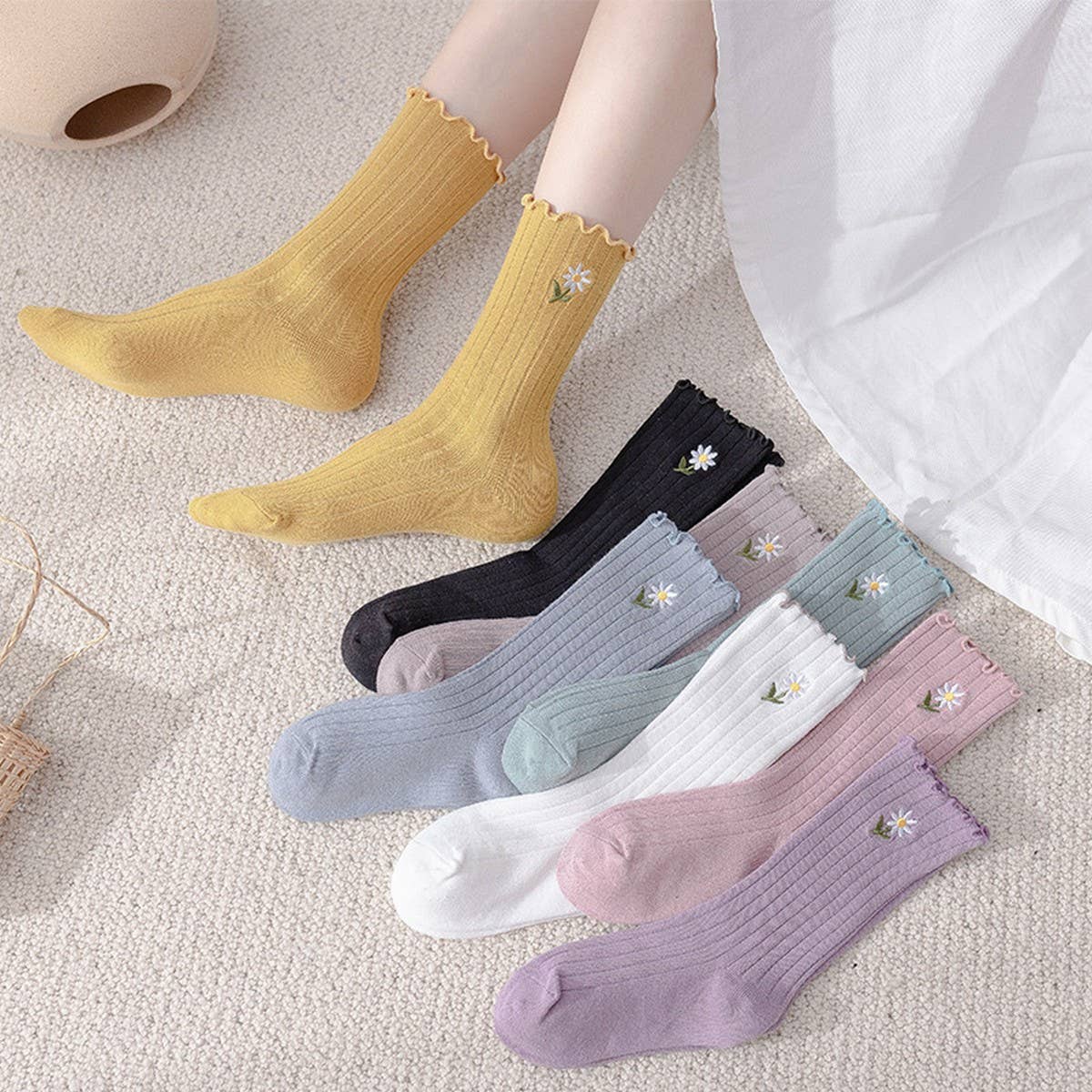RUFFLE HEM CHRYSANTHEMUM EMBROIDERED SOCKS